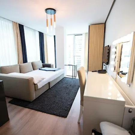 Loews Sky Residence 酒店